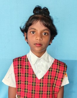 YAZHINI N